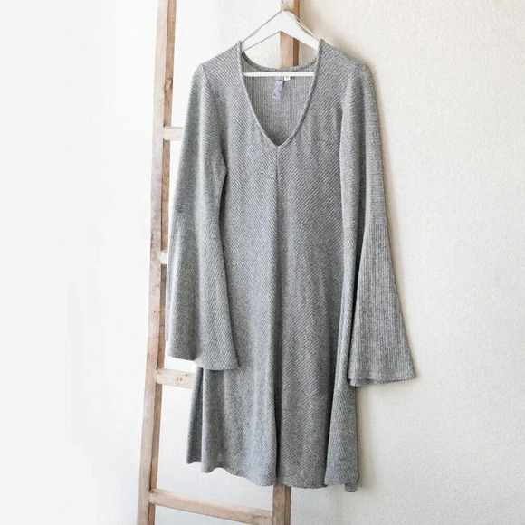 ALYA ANTHROPOLOGIE SOFT GREY SWEATER DRESS BELL SLEEVES SZ L - Picture 1 of 8